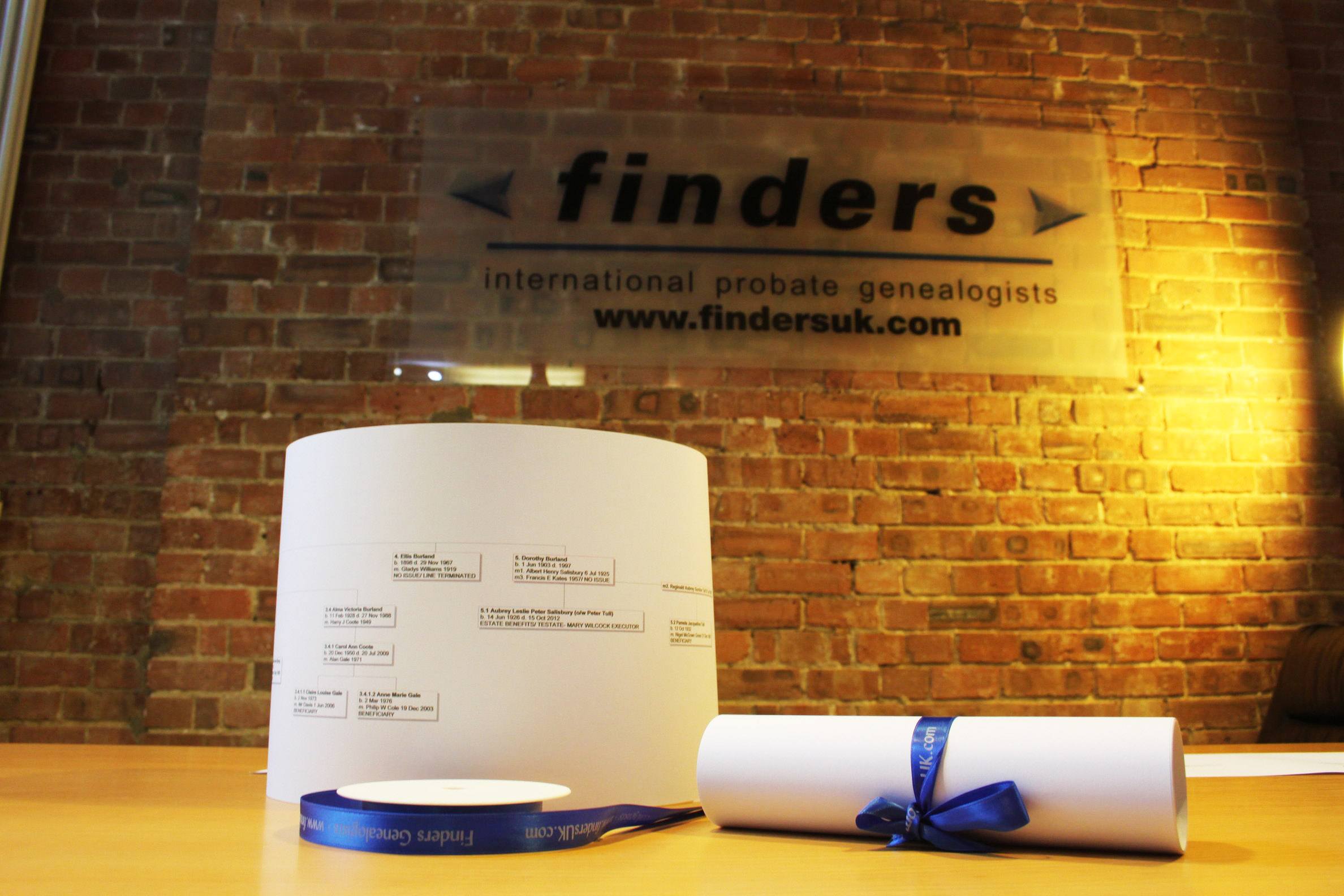 Finders Logo with Family Tree